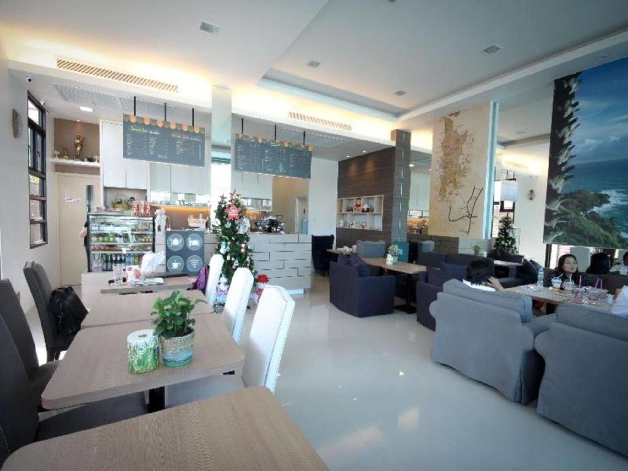 S5 Residence And Cafe Chalong Exterior photo